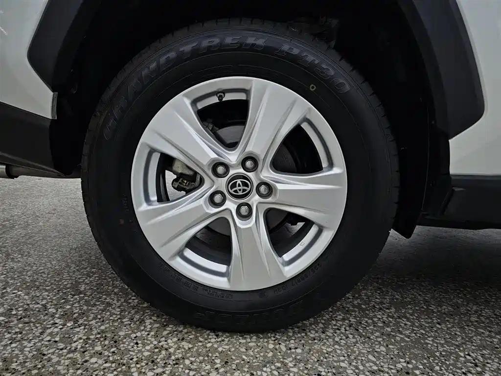 Toyota RAV4 Rongfang 2020 2.0L CVT 2WD Urban Edition фото 6