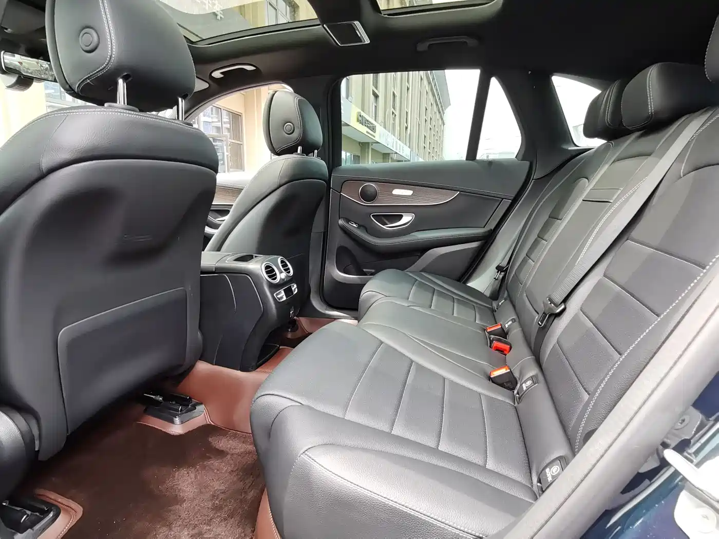 Mercedes-Benz GLC 2022 Facelift GLC 300 L 4MATIC Dynamic Collector's Edition фото 15