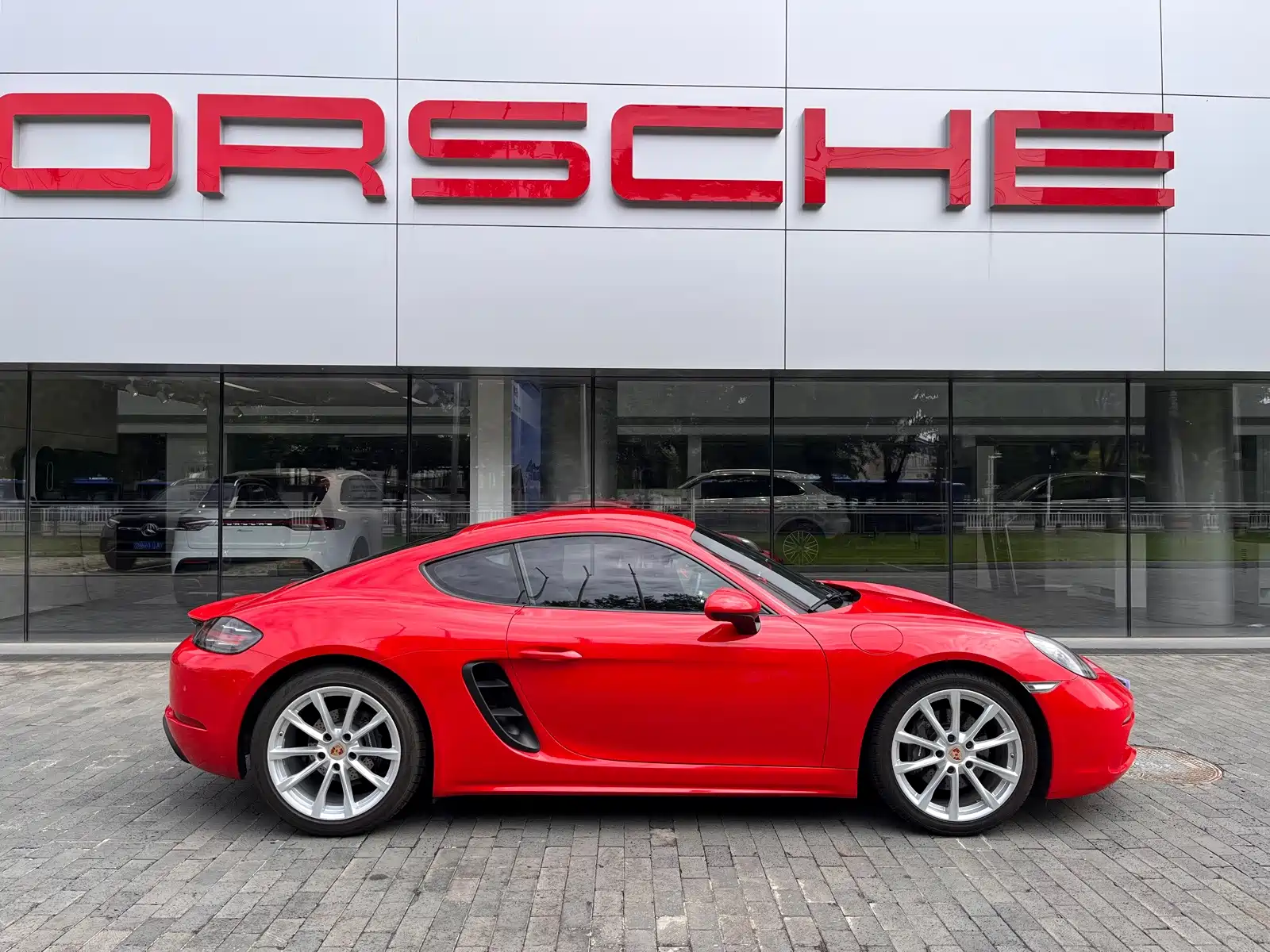 Фото 4 - Porsche 718