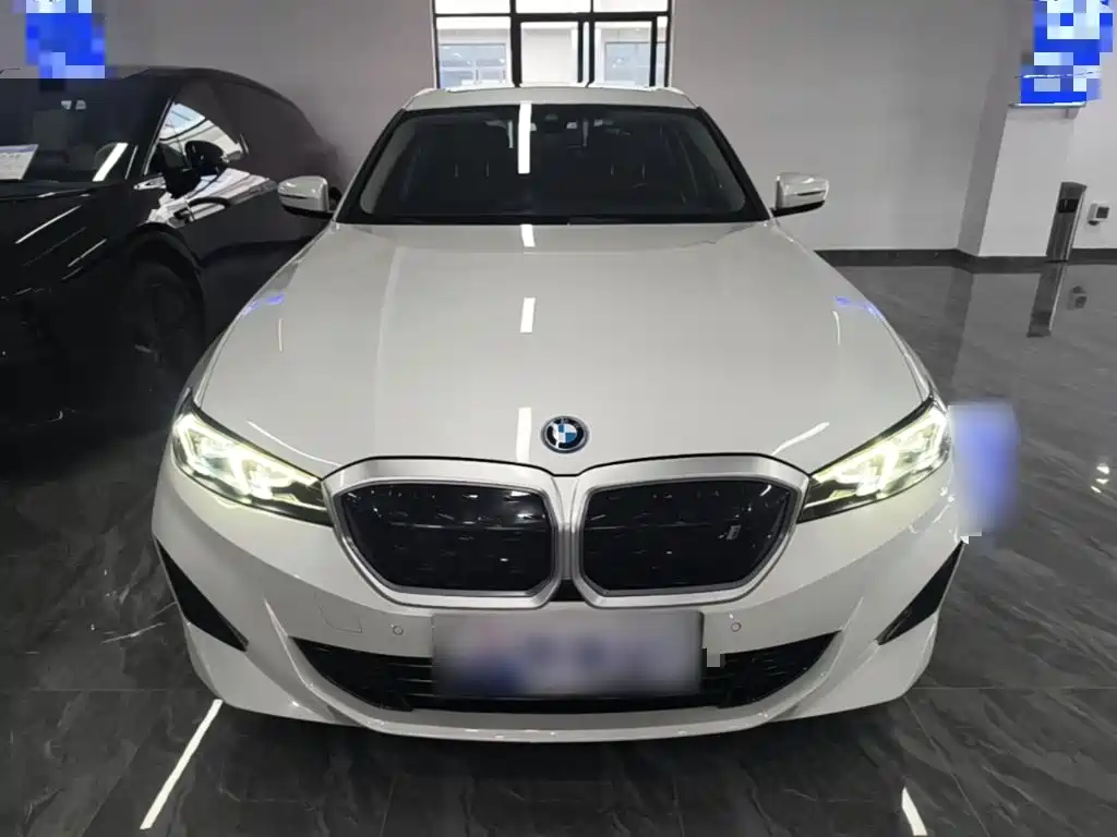 Фото 3 - BMW i3