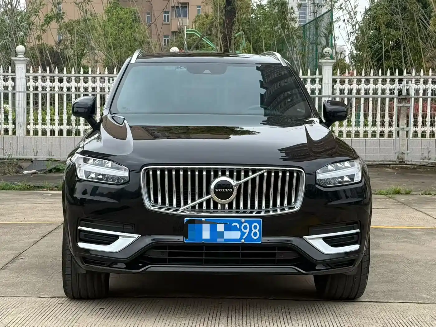 VOLVO XC90