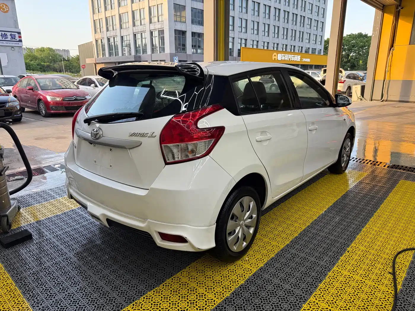 Toyota YARiS L Zhi Xuan 2016 1.5E Auto Sport Edition фото 4