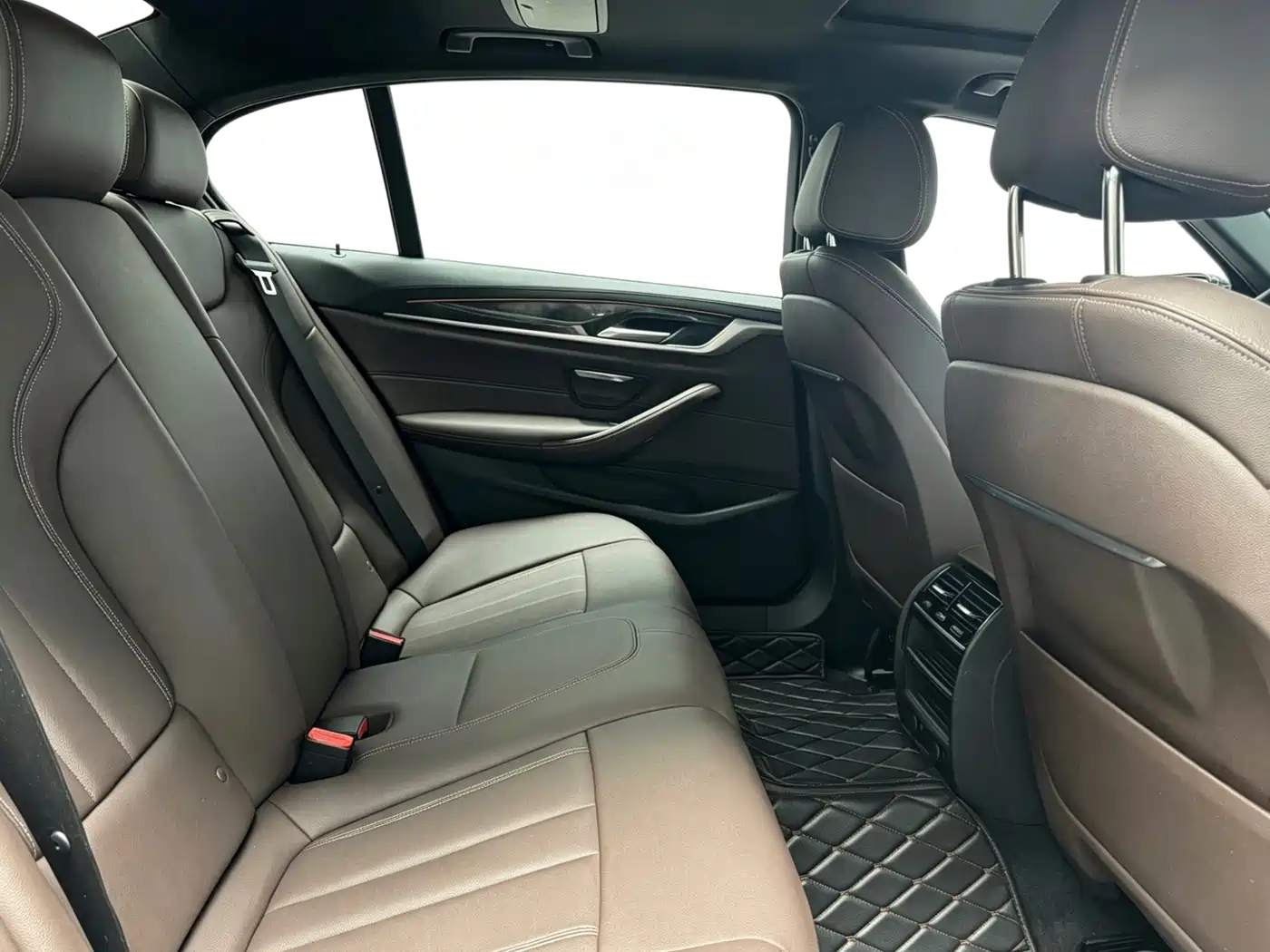 BMW 5 Series 2019 525Li M Sport Package фото 9