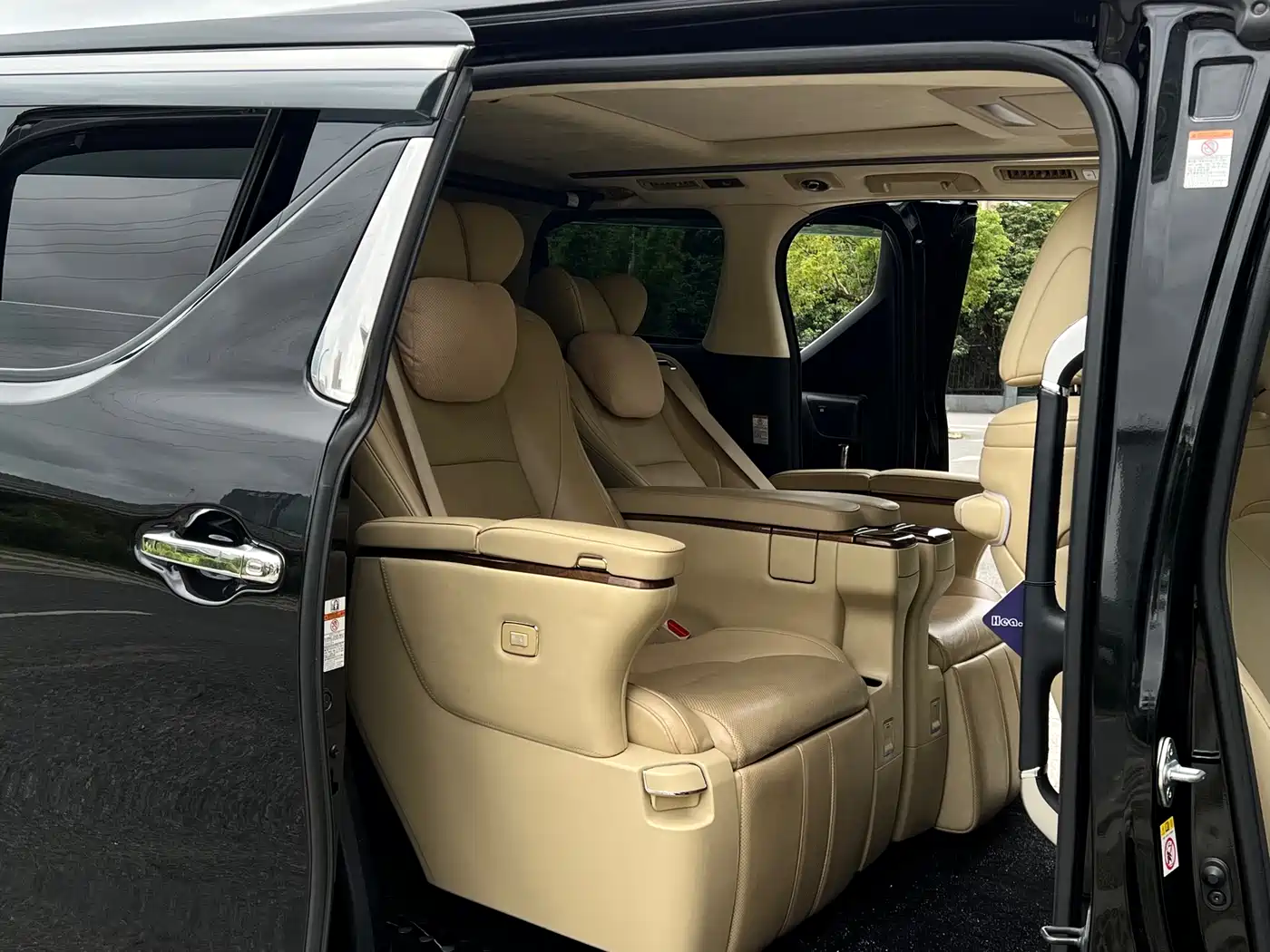 Toyota Alphard 2015 3.5L Premium Edition фото 12