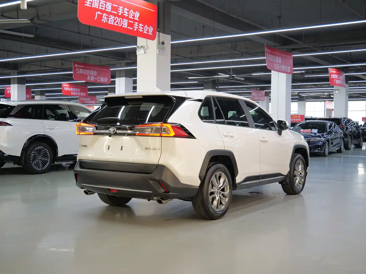 Toyota Wildlander 2023 2.0L CVT FWD Urban фото 6