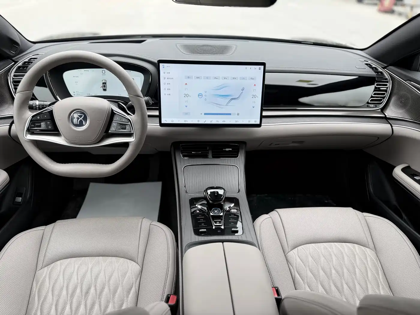 BYD Han 2025 DM-i 125KM LiDAR Smart Driving фото 10
