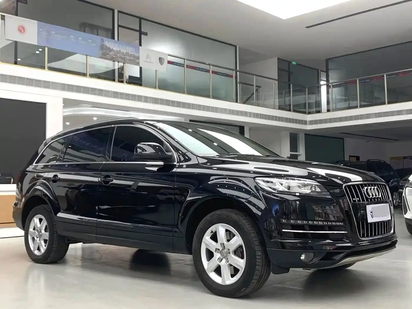 Photo 2 - Audi Q7