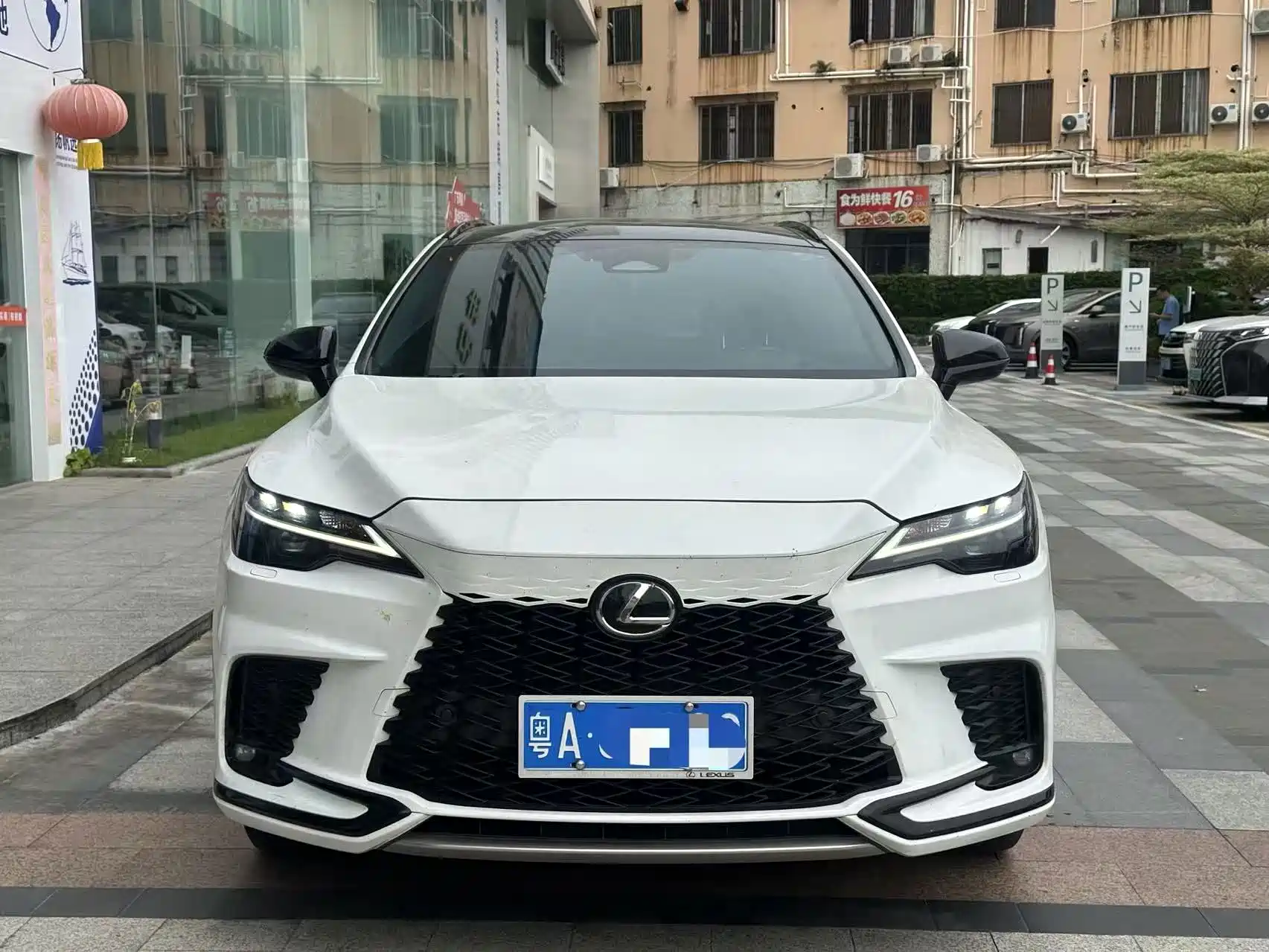 Фото 2 - Lexus RX