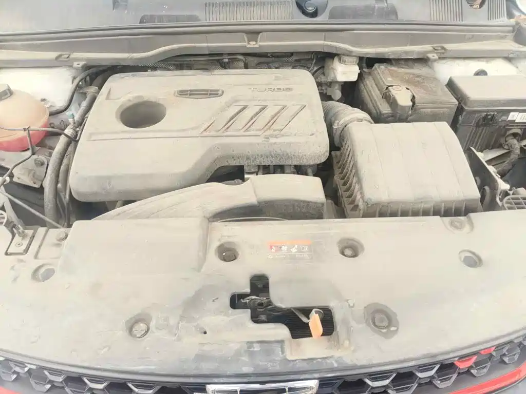 Фото 3 - Geely Coolray