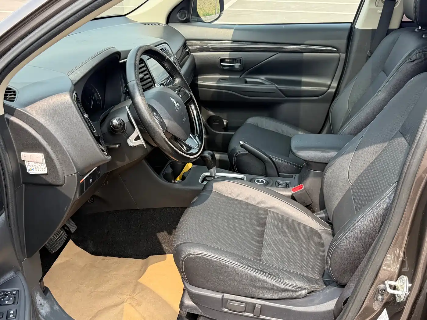 Mitsubishi Outlander (Import) 2016 2.4L 4WD Elite 5-seater фото 9