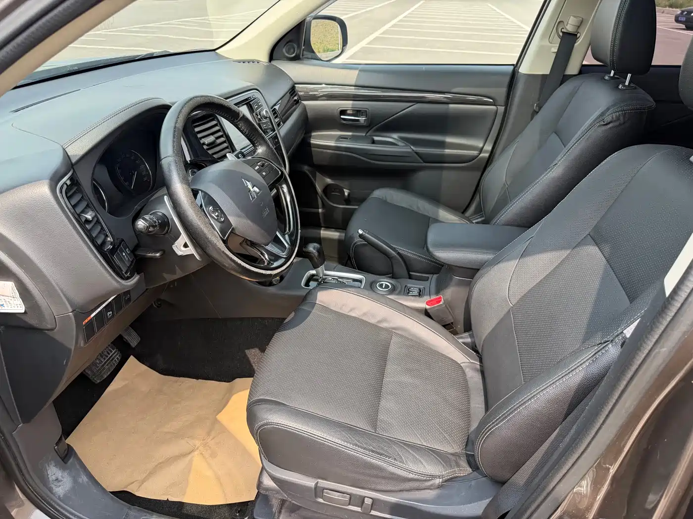 Mitsubishi Outlander (Import) 2016 2.4L 4WD Elite 5-seater фото 10