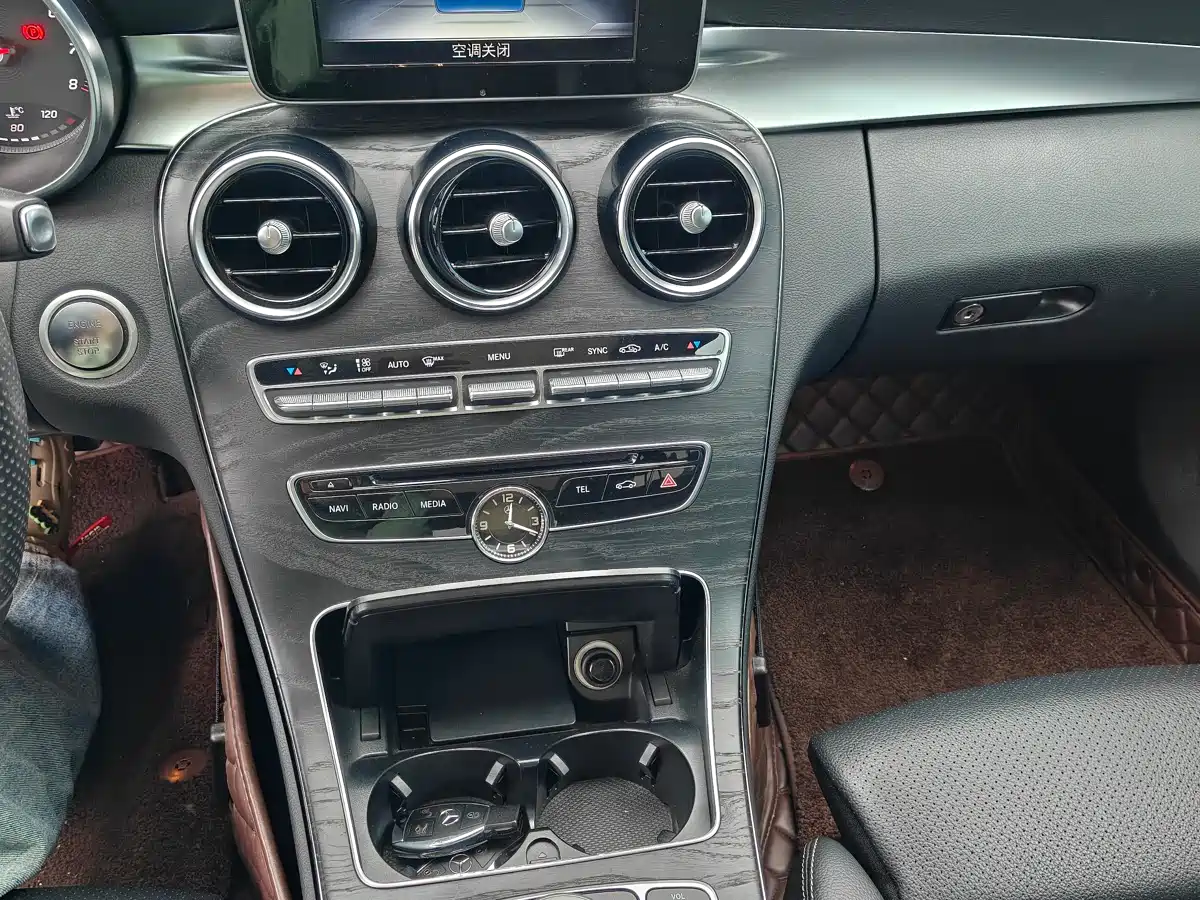 Mercedes-Benz C-Class 2015 Facelift C 200 L Sport фото 6