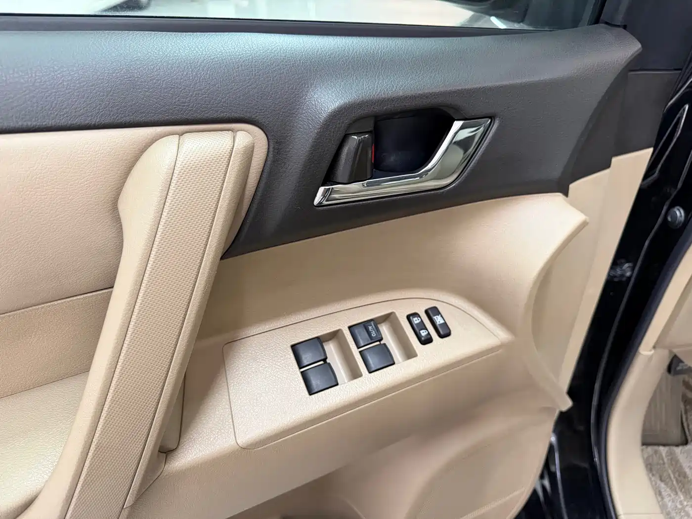 Toyota Highlander 2011 2.7L 2WD 5-seat Elite фото 11