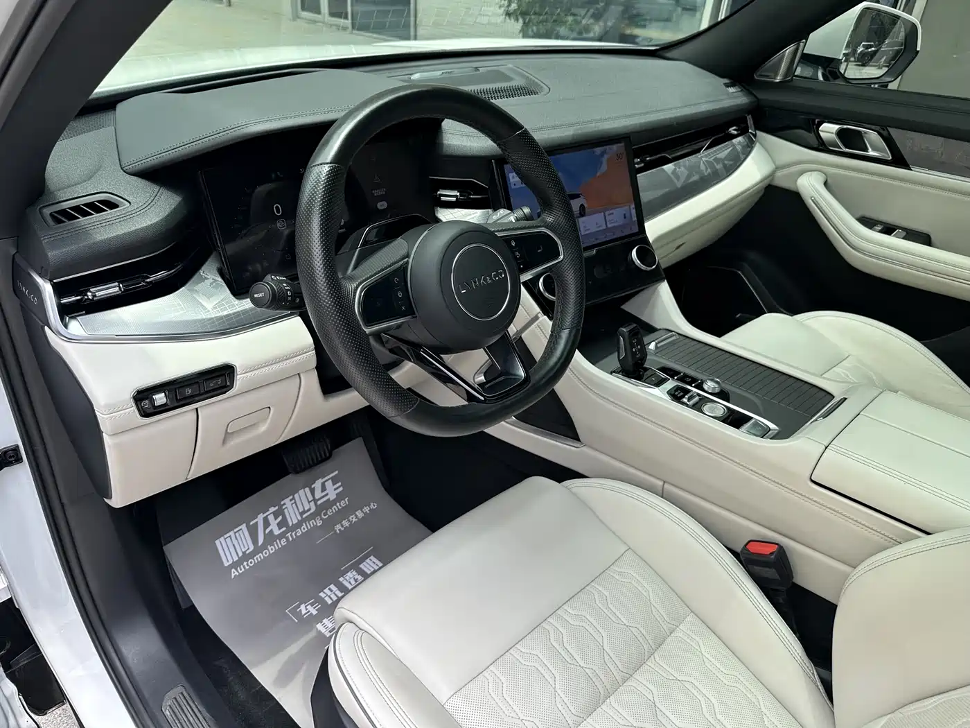 Lynk & Co 09 EM-P 2021 2.0T PHEV Ultra 6-seater фото 14
