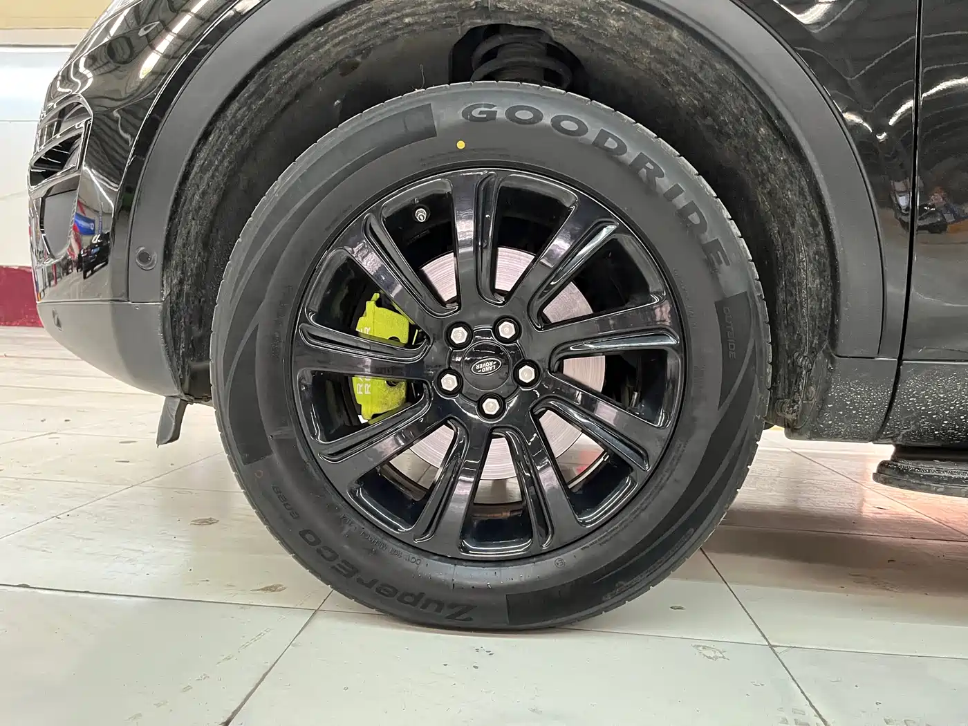 Land Rover Discovery Sport 2019 240PS SE Edition China V фото 14