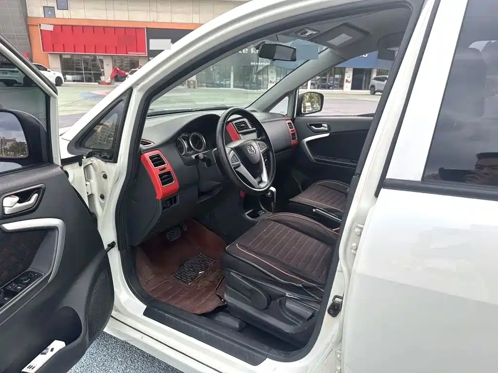 Suzuki Liana A6 2015 2014 Hatchback 1.5L Auto Comfort