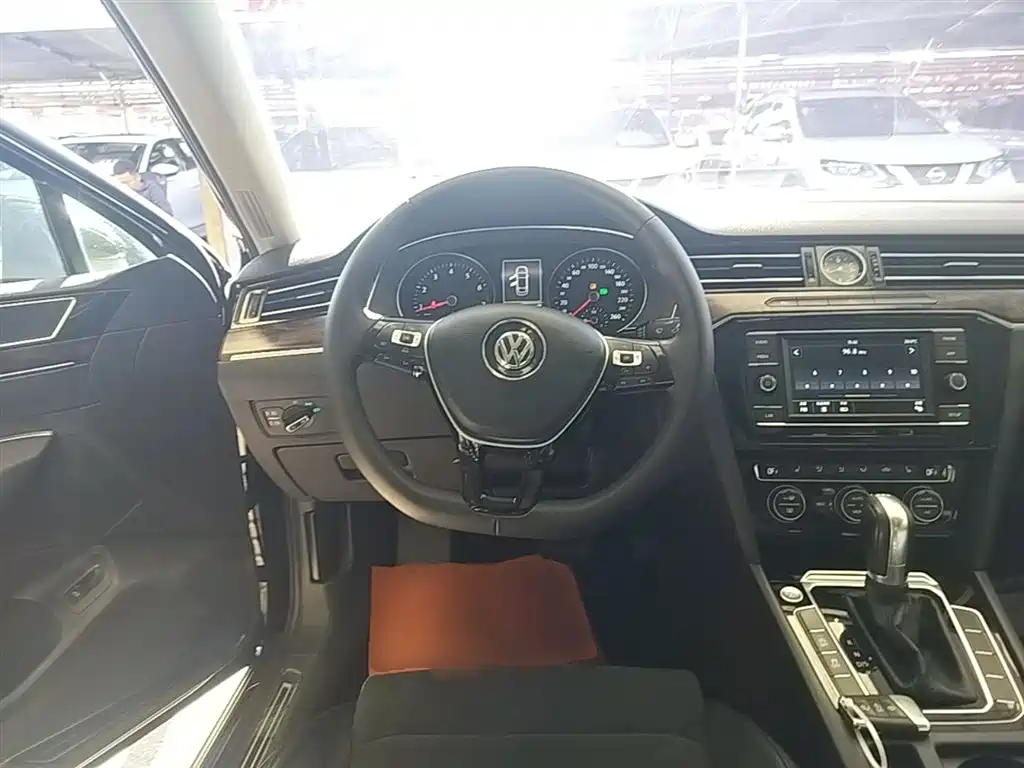 Volkswagen Magotan 2017 330TSI DSG Luxury фото 11