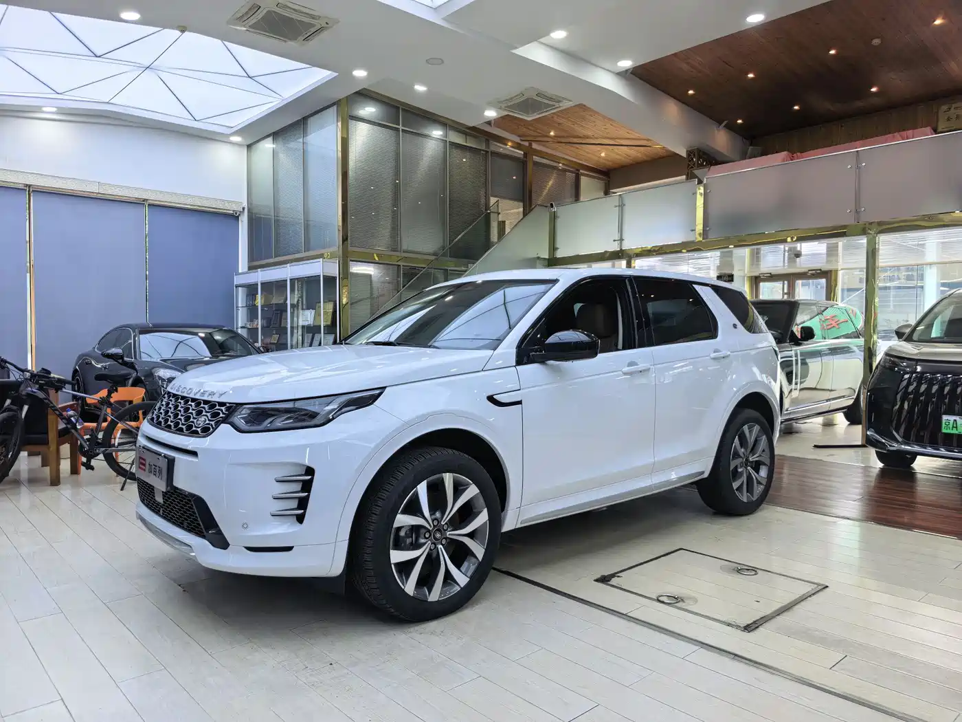 Land Rover Discovery Sport 2025 249PS Performance Tech Edition