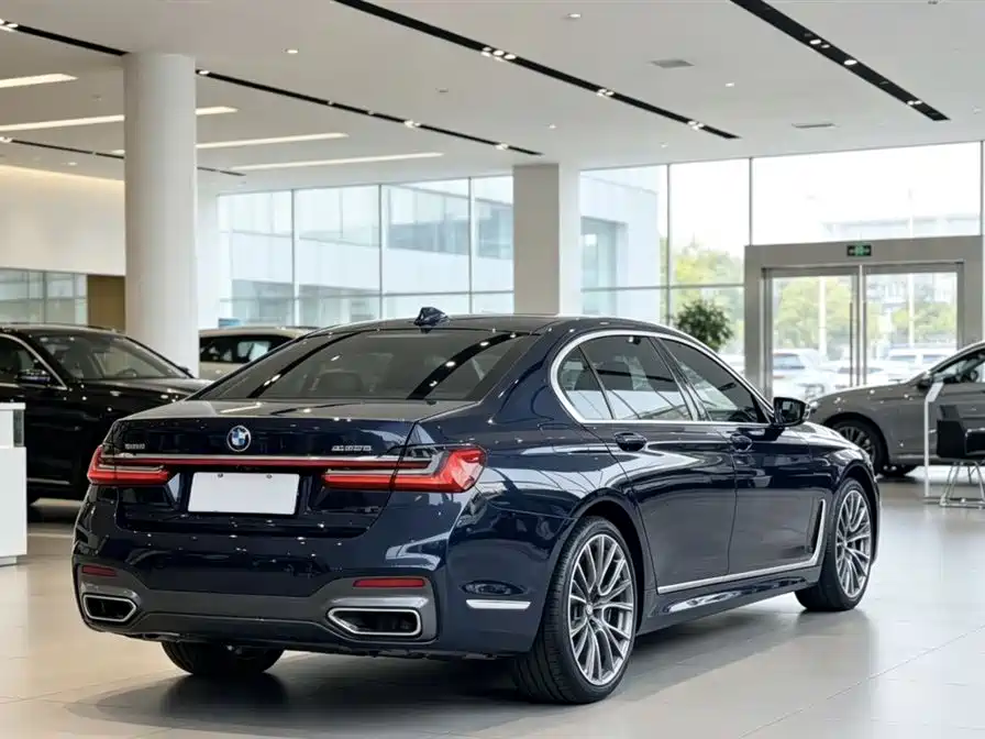 BMW 7-SERIES