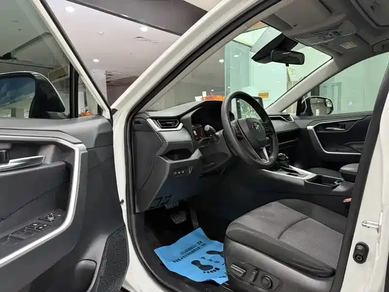 Toyota RAV4 Rongfang 2020 2.0L CVT AWD Trend Edition фото 7