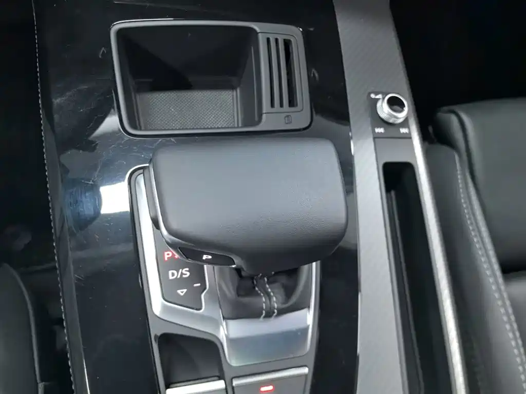Audi Q5L 2022 Facelift 45T Luxury Dynamic фото 14