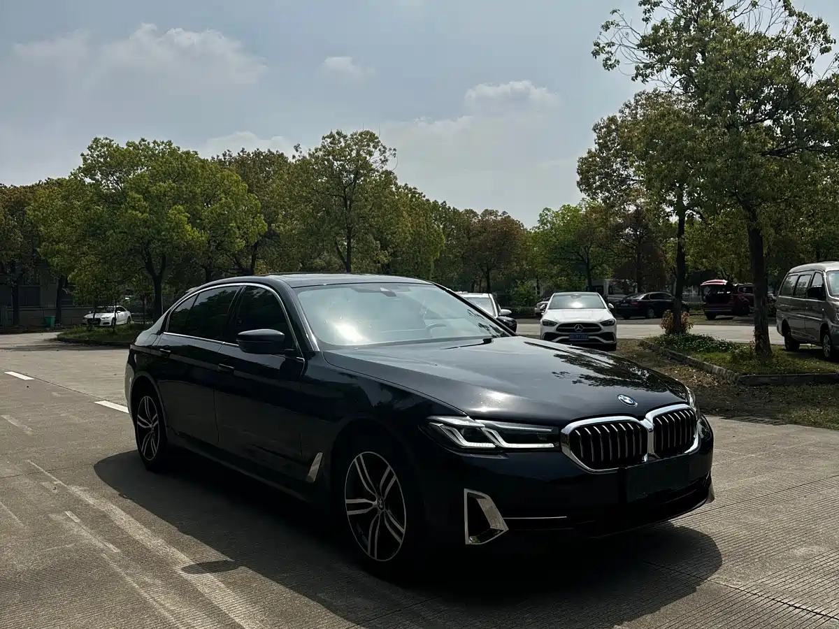 BMW 5 Series 2023 530Li Leading M Sport Package фото 4