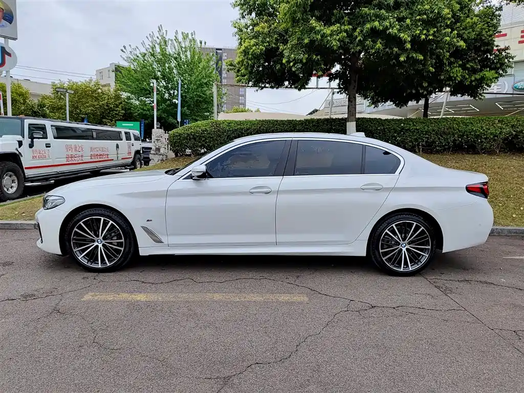 BMW 5 Series 2023 530Li Leading M Sport Package фото 3