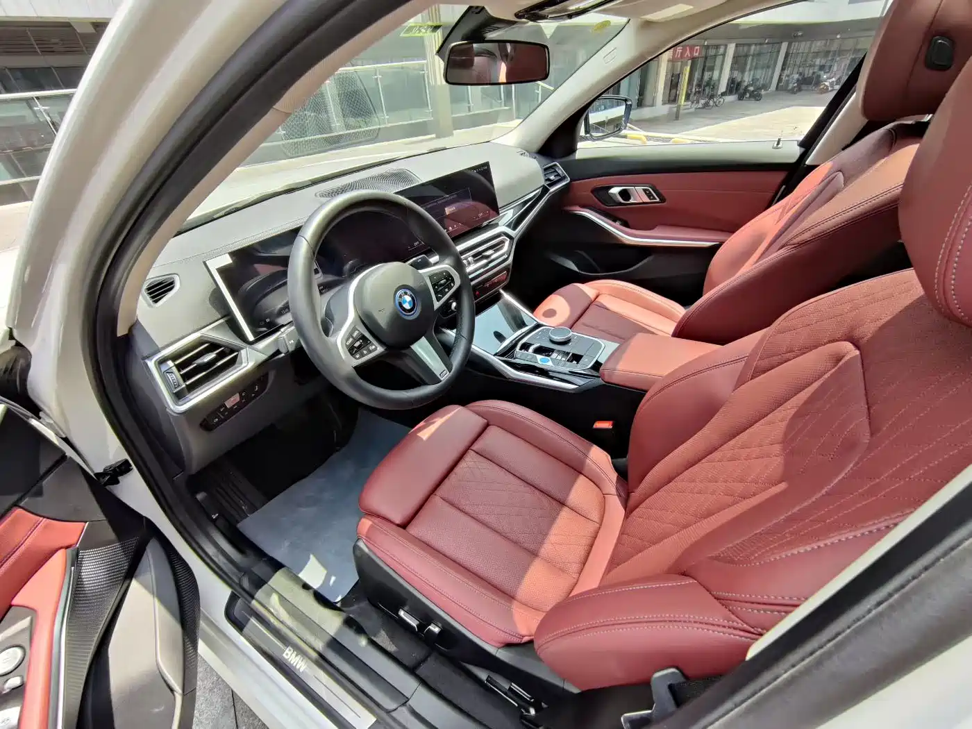BMW i3 2024 eDrive 35 L фото 4