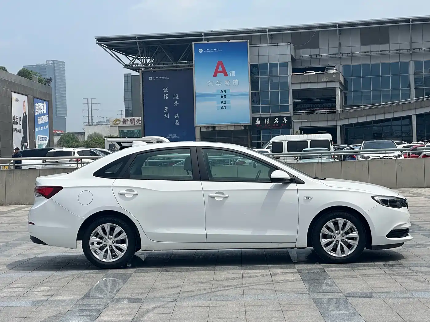 Buick Excelle 2018 15T Dual Clutch Elite (China V) фото 4