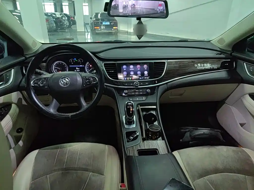 Фото 10 - Buick LaCrosse