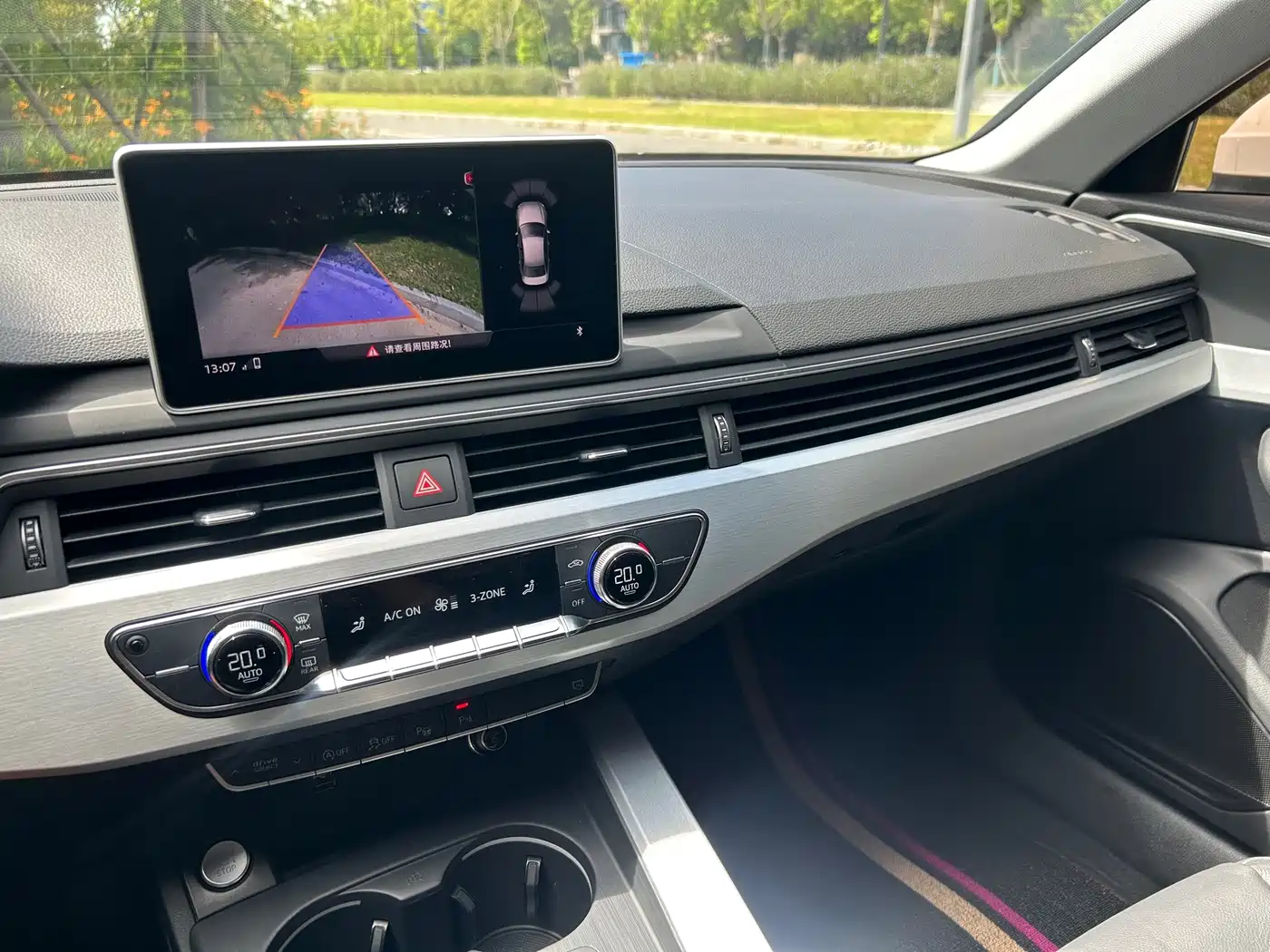 Фото 16 - Audi A4L