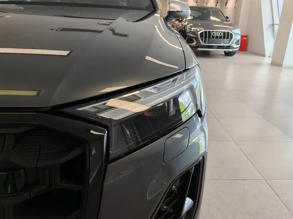 Audi SQ7 2025 2024 4.0 TFSI