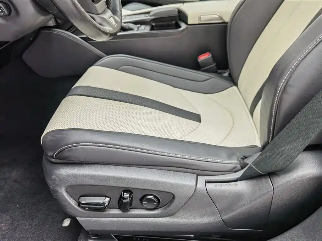 Lexus ES 2021 300h F SPORT фото 20
