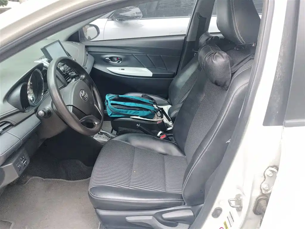 Toyota YARiS L Zhi Xuan 2015 1.5G Auto Sunroof Special Edition фото 8