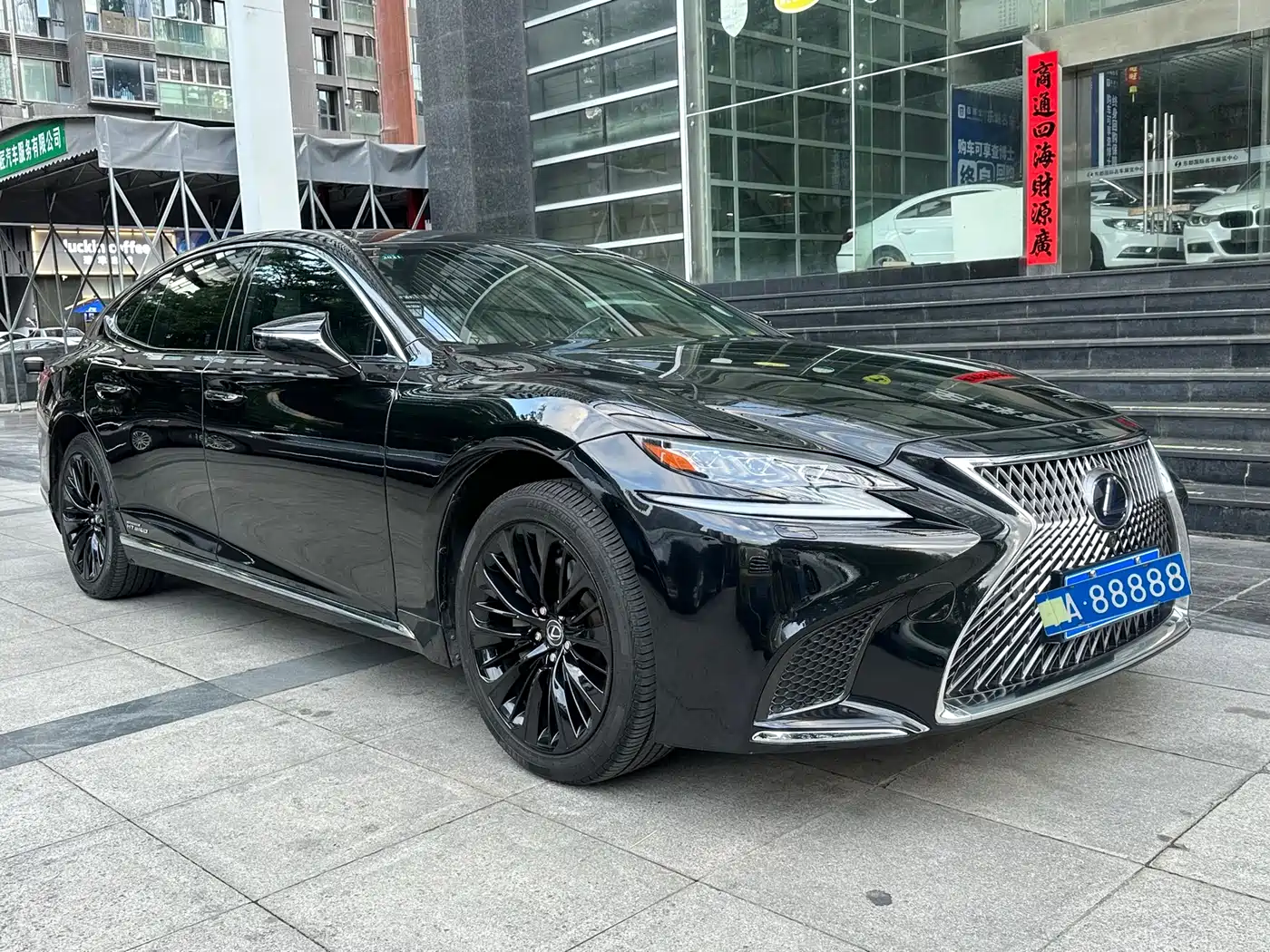 Lexus LS 2018 500h Executive Edition China V фото 3