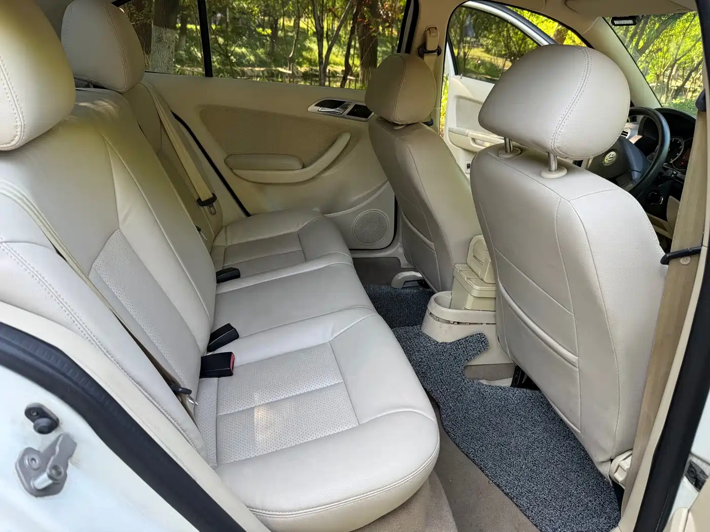 Volkswagen Lavida 2008 1.6L Automatic Elegance фото 15