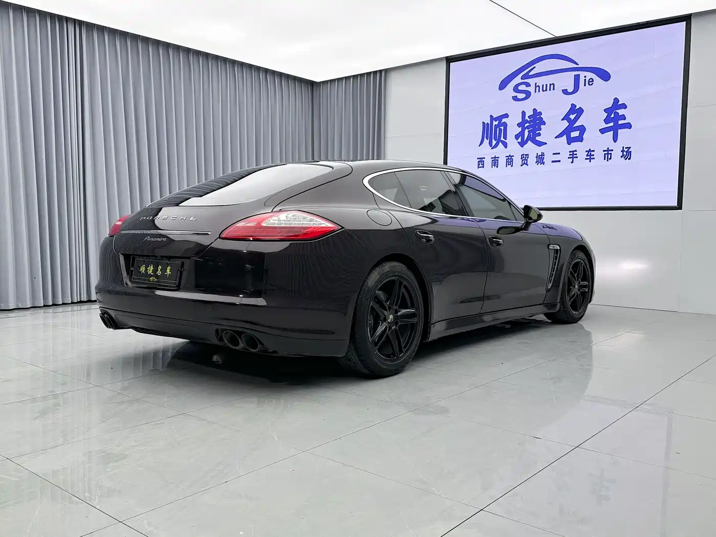 Porsche Panamera 2013 Panamera Platinum Edition 3.6L фото 32