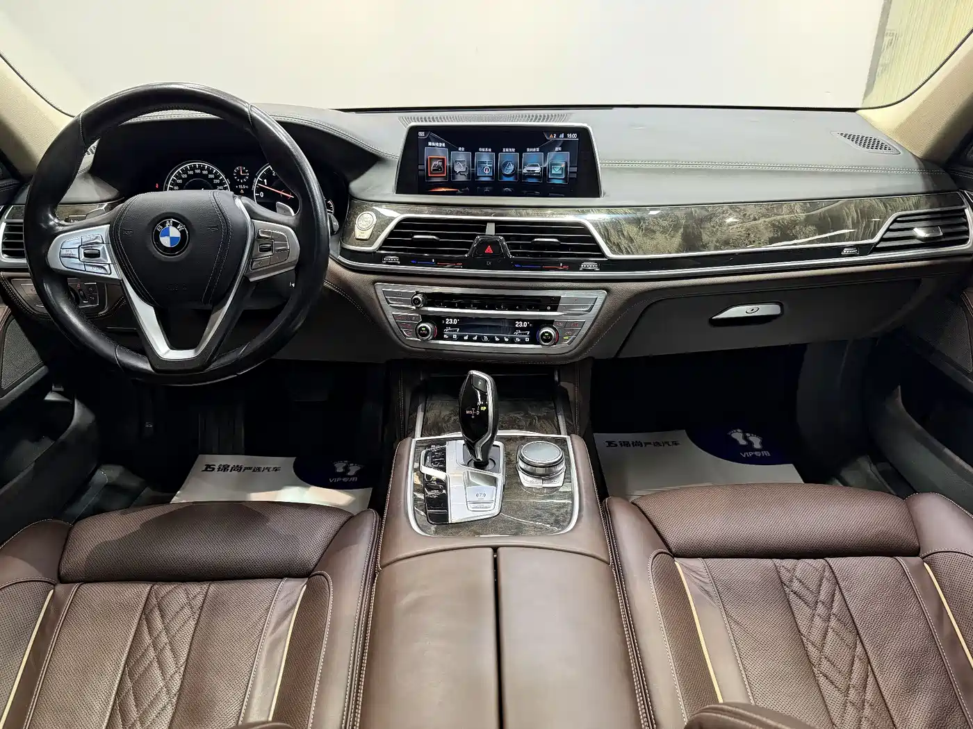 BMW 7 Series 2016 740Li Leading Edition фото 16