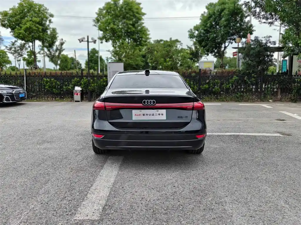 2025 Audi A6L e-tron