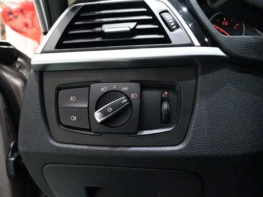 BMW 3 Series 2018 320Li Fashion Style фото 19