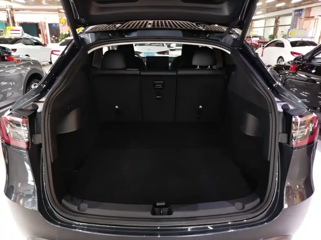 Фото 19 - Tesla Model Y