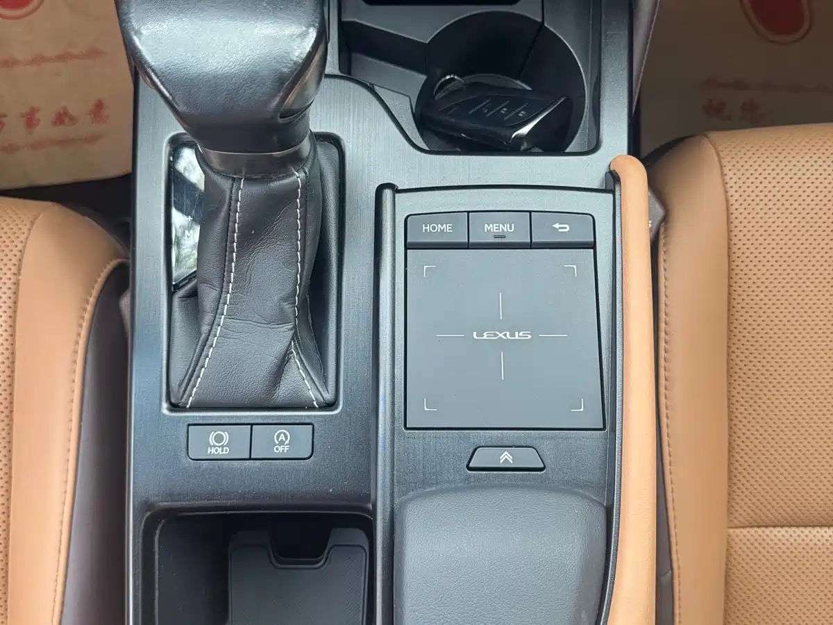Lexus ES 2020 200 Excellence фото 10
