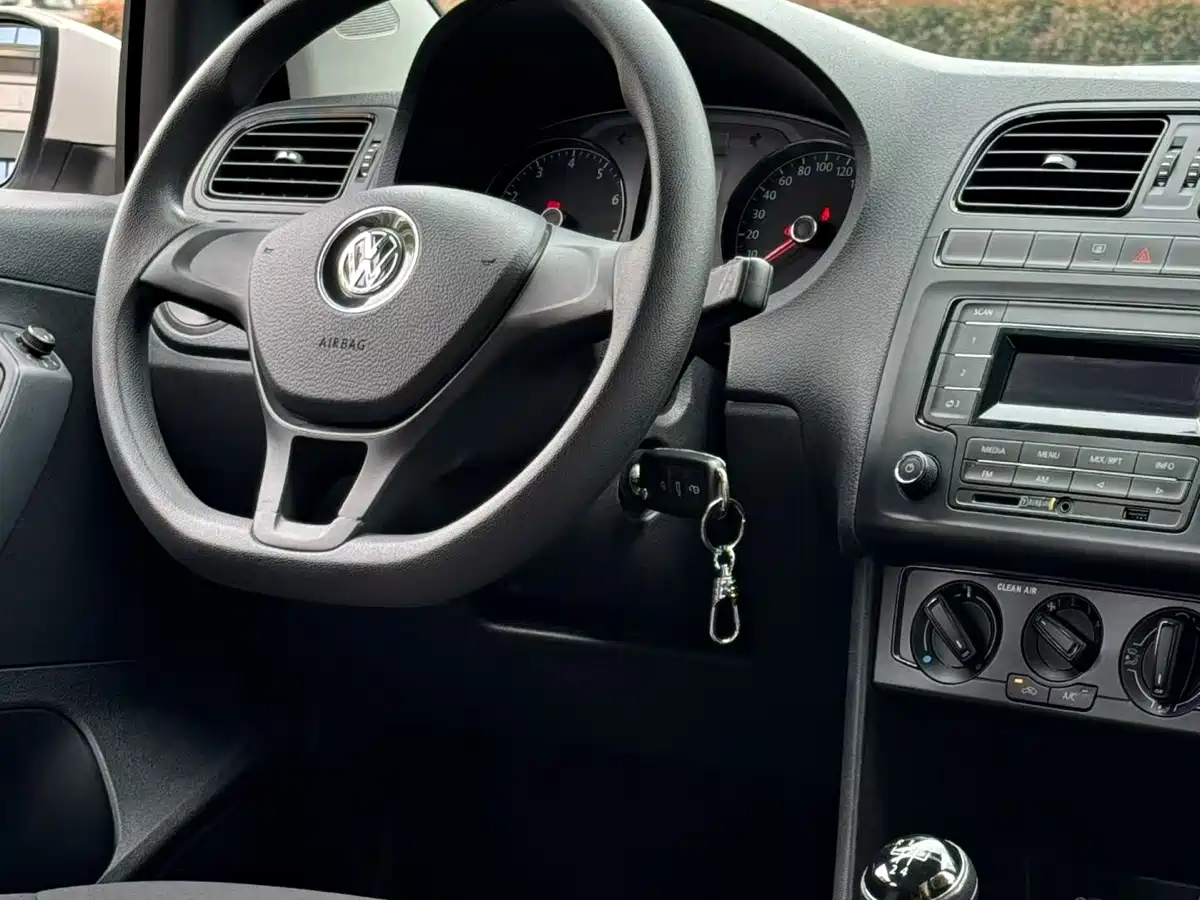 Volkswagen Polo 2016 1.4L Manual Trend фото 6