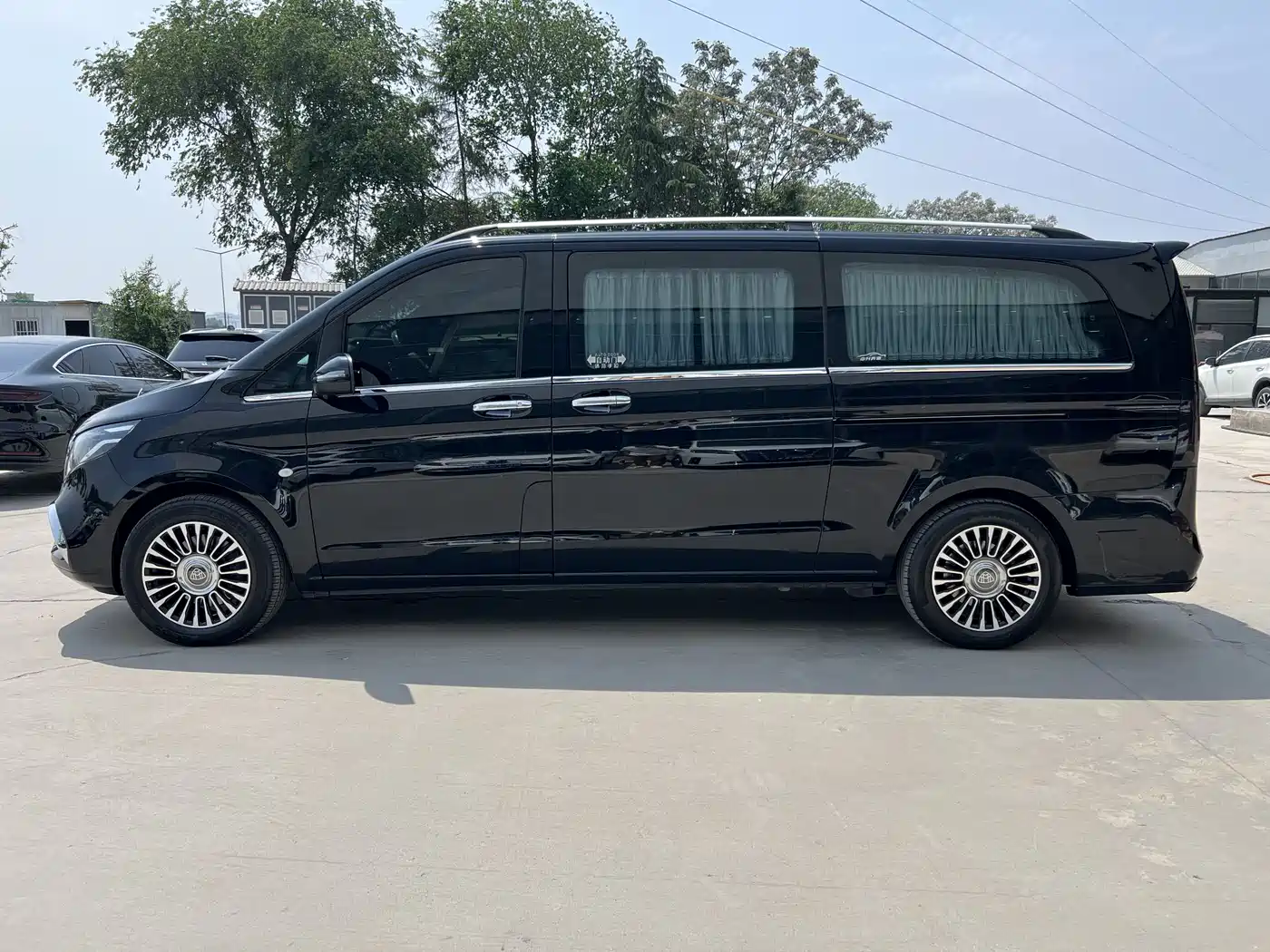 Mercedes-Benz Vito 2023 2.0T Business 7-Seater фото 10
