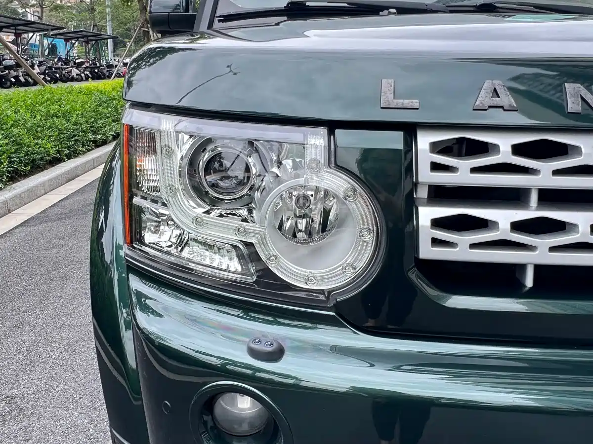 Land Rover Discovery 2011 2.7 TDV6 HSE Diesel фото 8