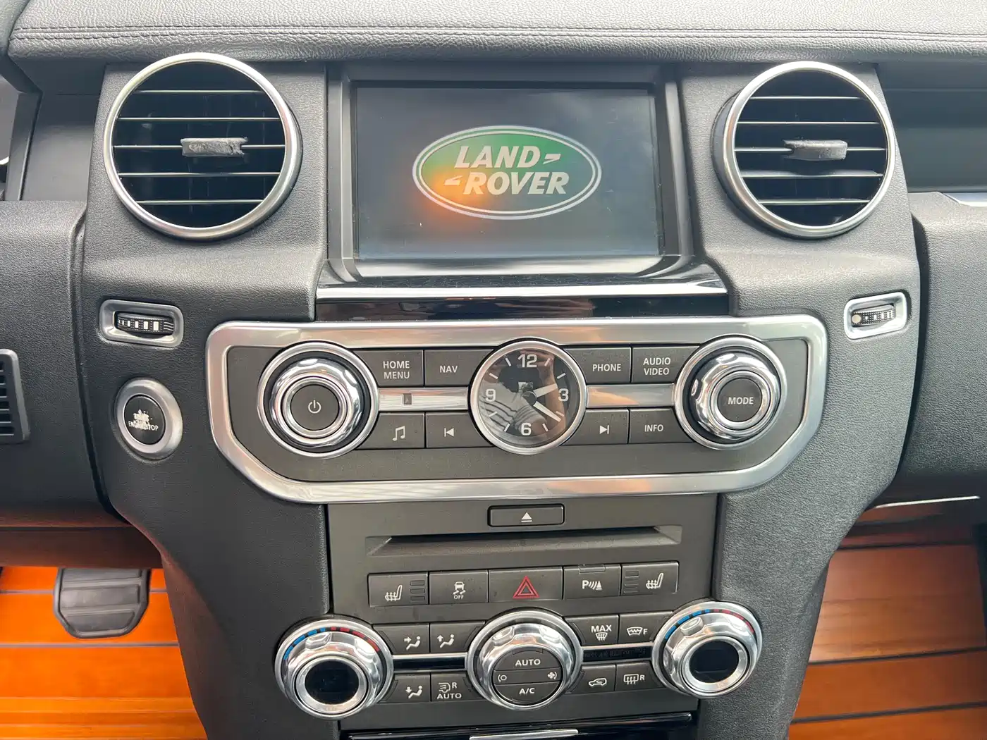 Land Rover Discovery 2011 2.7 TDV6 HSE Diesel фото 25
