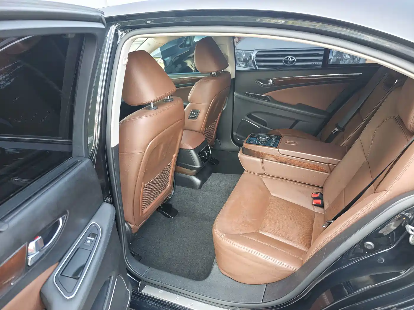 Hongqi H7 2017 2015 2.0T Luxury