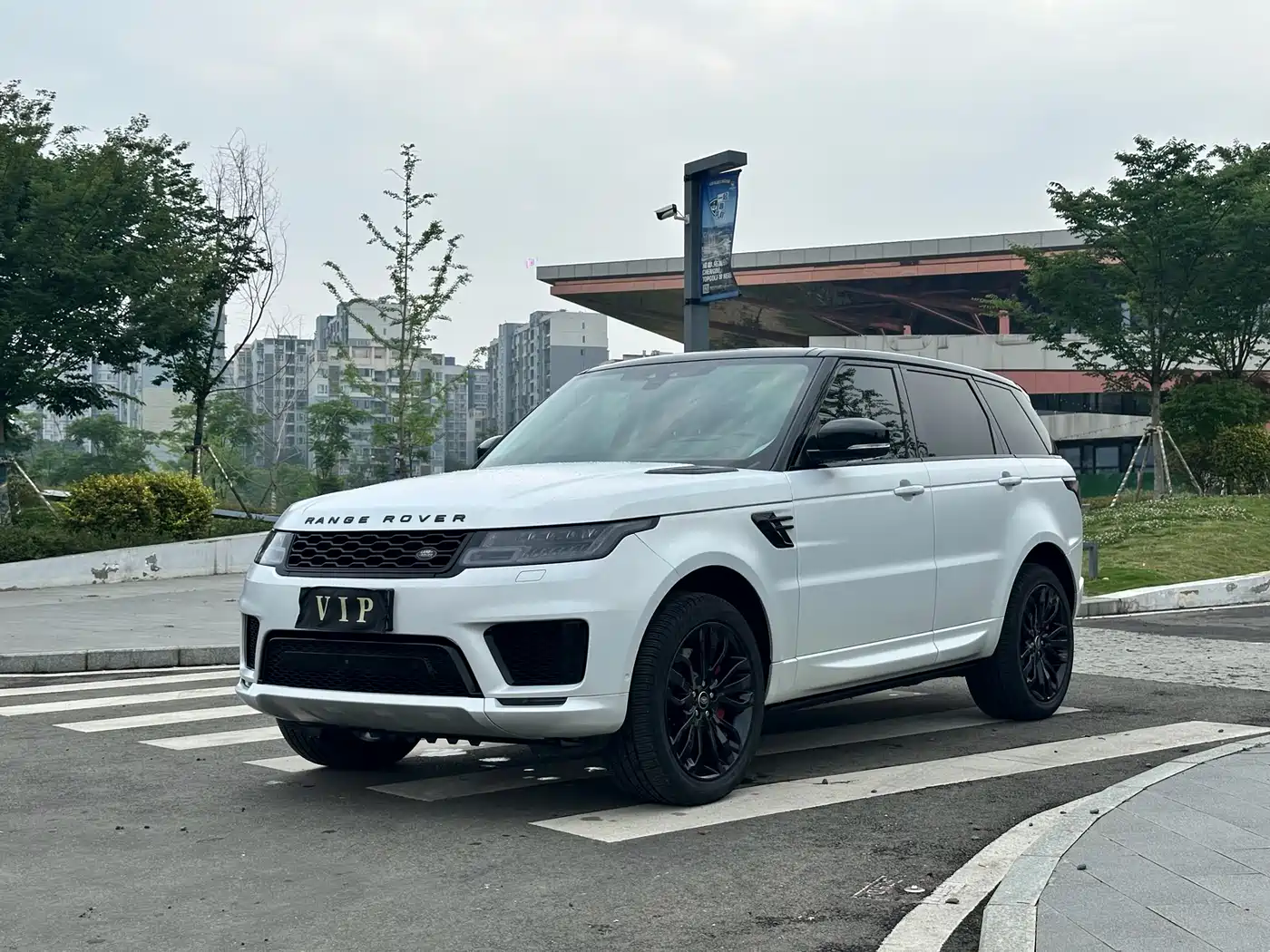 Land Rover Range Rover Sport 2021 3.0 L6 Gloss Black Edition