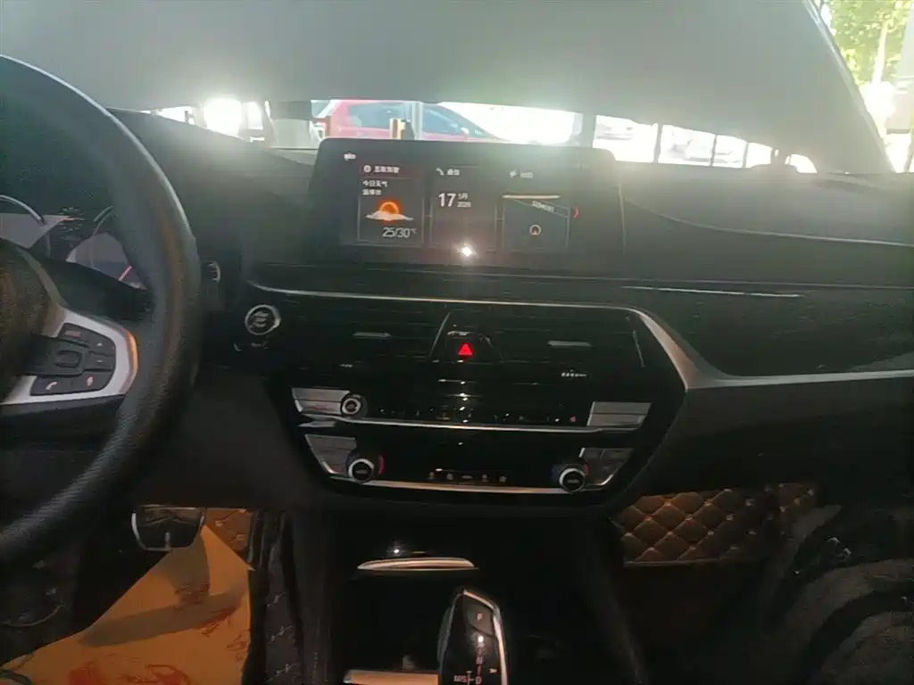 BMW 5 Series 2018 525Li M Sport Package фото 13