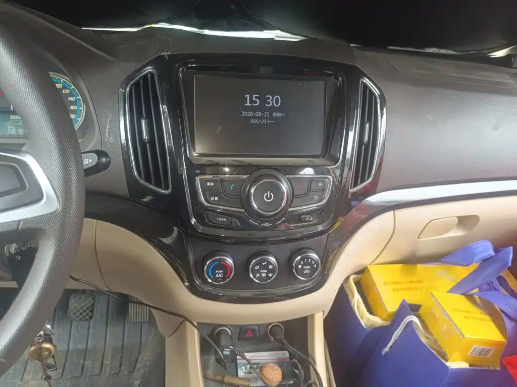 Baojun 730 2015 2014 1.5L Manual Comfort 7-seater